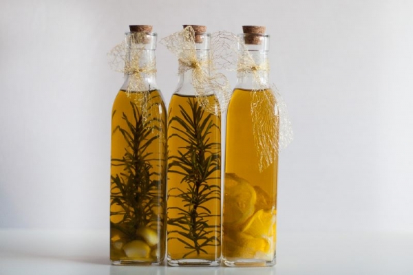 Oljčno olje z dodatki za vaše kulinarične mojstrovine