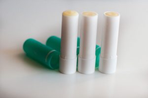 Domači balzam za ustnice – Labello