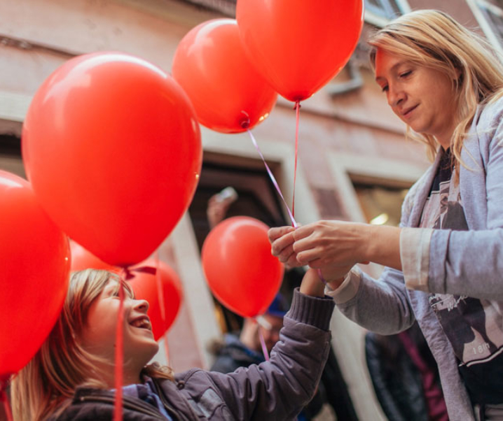 3. vseslovenski pohod z rdečimi baloni v Kopru (foto reportaža)