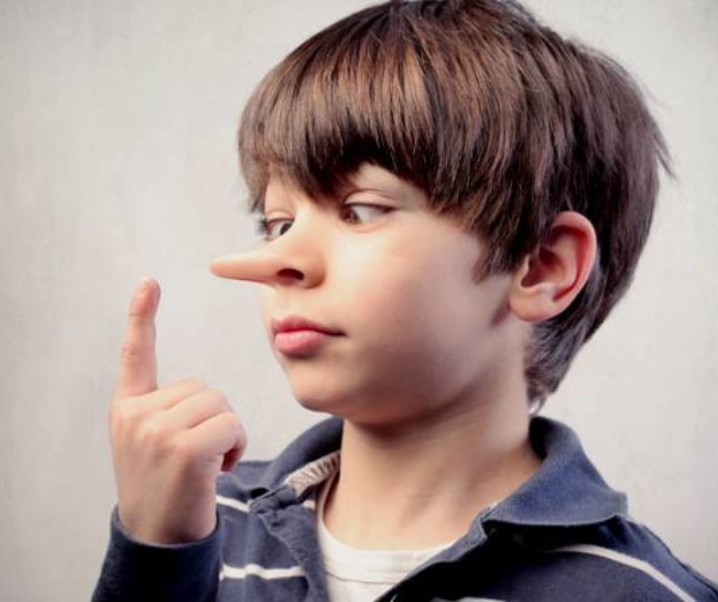 Otroške laži – zakaj otroci lažejo in kako reagirati?