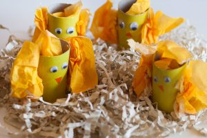 Velikonočni piščančki iz WC rolic